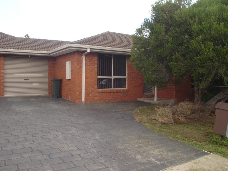 2/27 Roseberry Avenue, Keilor Downs VIC 3038