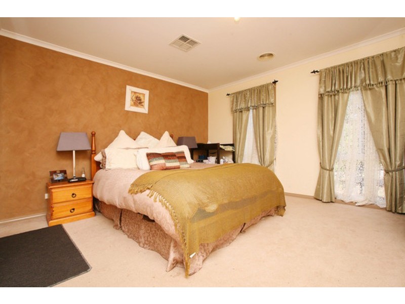 10 Venus Court, Hillside VIC 3037