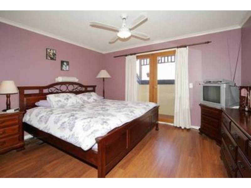 2 Hepburn Place, Sydenham VIC 3037