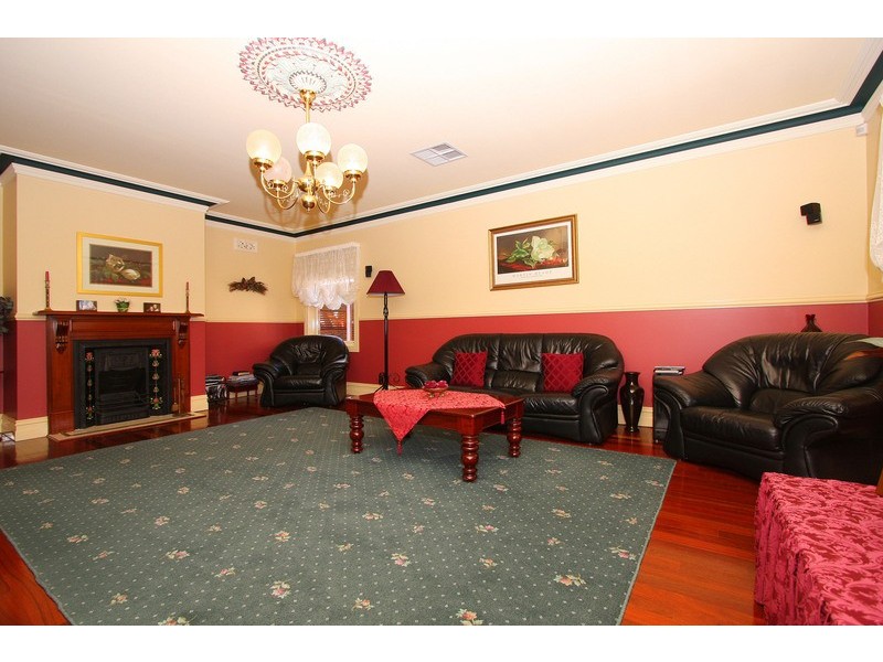 68 Castlewellan Boulevard, Hillside VIC 3037