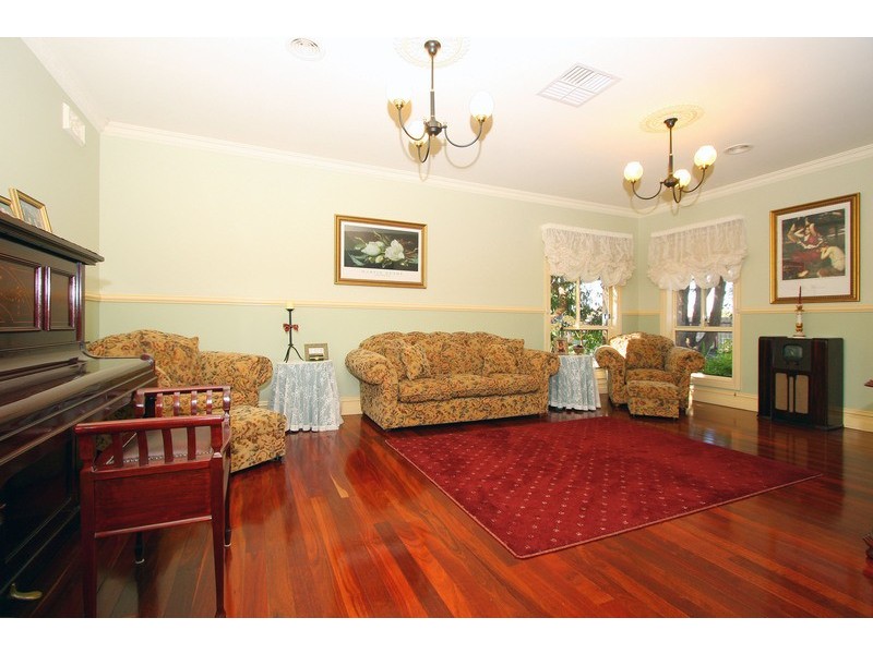 68 Castlewellan Boulevard, Hillside VIC 3037