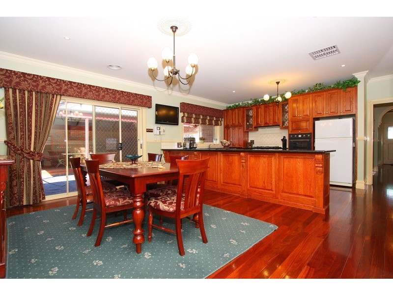 68 Castlewellan Boulevard, Hillside VIC 3037