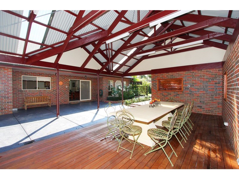 68 Castlewellan Boulevard, Hillside VIC 3037