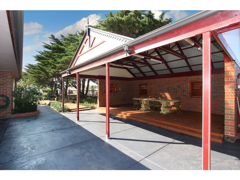 68 Castlewellan Boulevard, Hillside VIC 3037