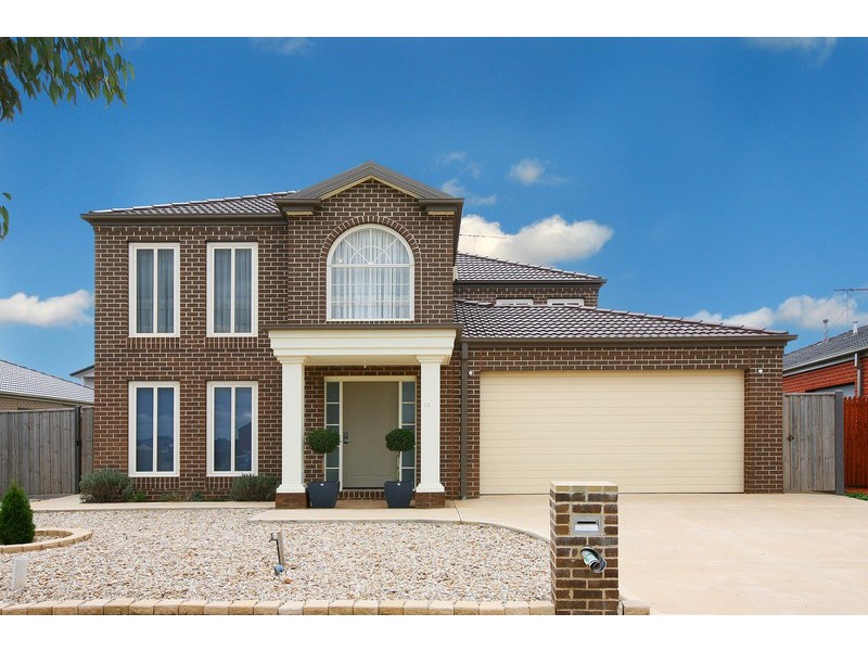 13 Catani Court, Burnside VIC 3023