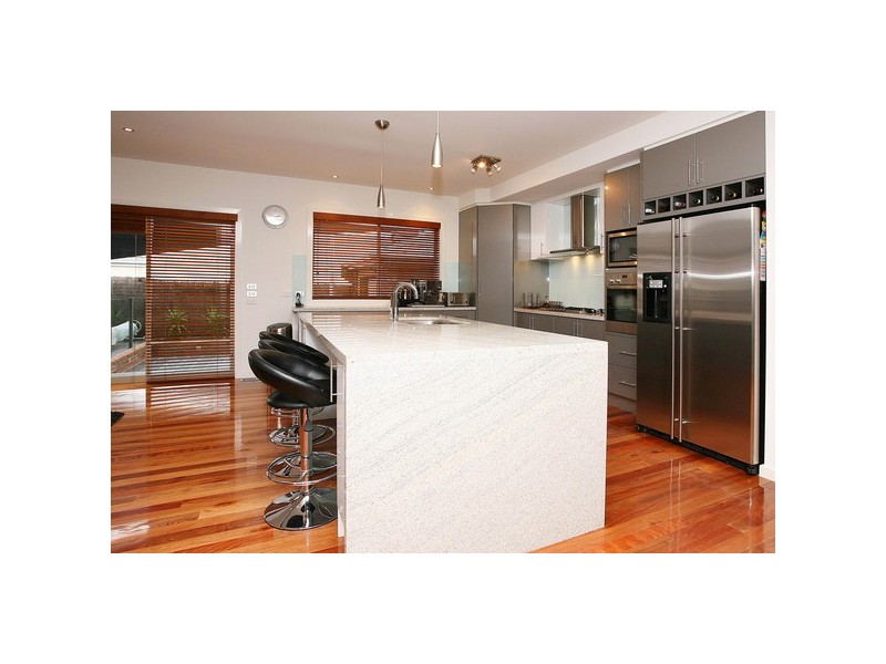 5 Marrowie Place, Taylors Hill VIC 3037