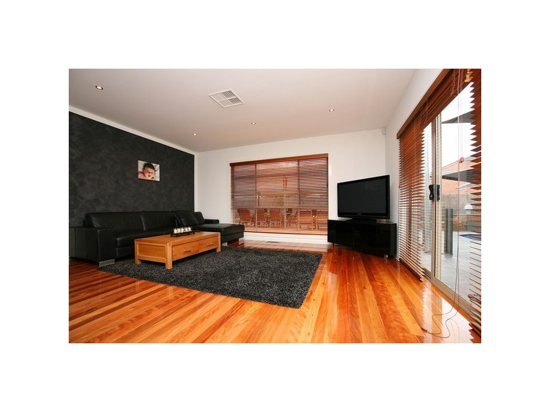 5 Marrowie Place, Taylors Hill VIC 3037
