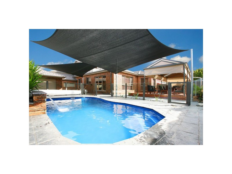 5 Marrowie Place, Taylors Hill VIC 3037