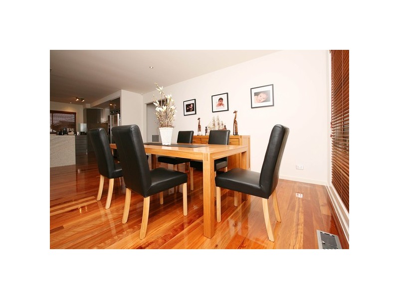 5 Marrowie Place, Taylors Hill VIC 3037