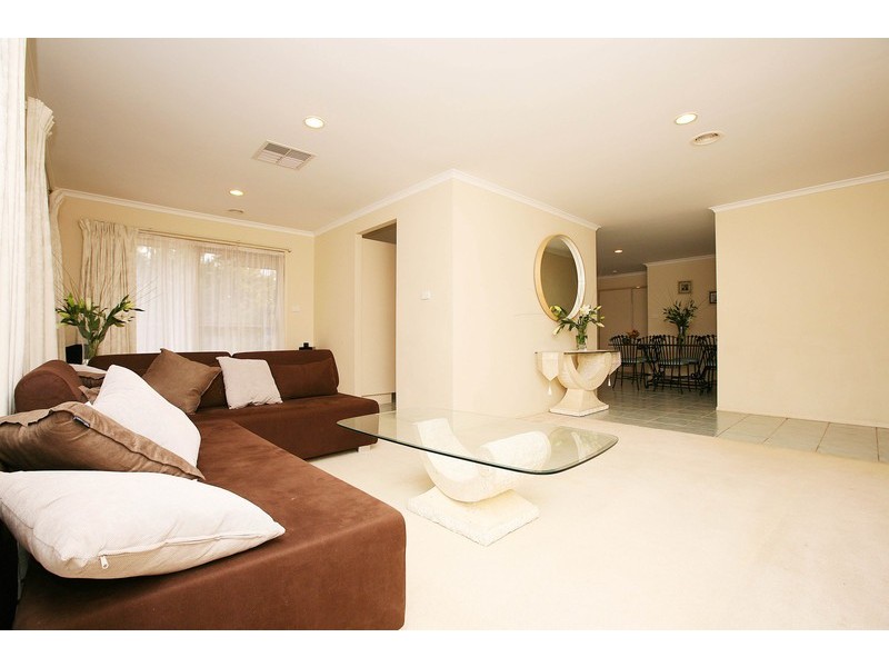 53 Kenswick Drive, Hillside VIC 3037