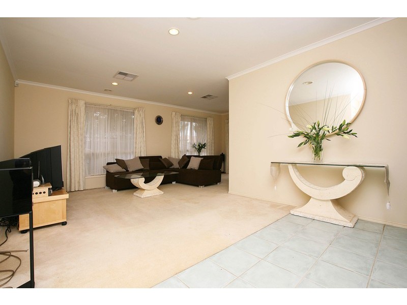 53 Kenswick Drive, Hillside VIC 3037