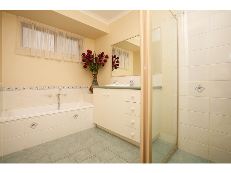 53 Kenswick Drive, Hillside VIC 3037