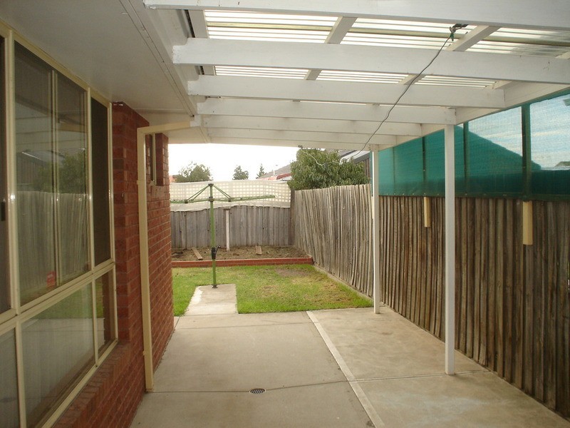 1/38 Saratoga Crescent, Keilor Downs VIC 3038