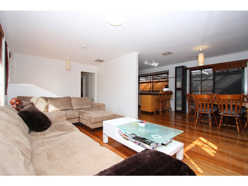 8 Kiev Walk, Delahey VIC 3037