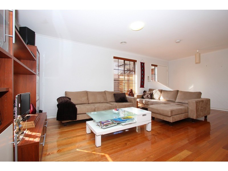 8 Kiev Walk, Delahey VIC 3037