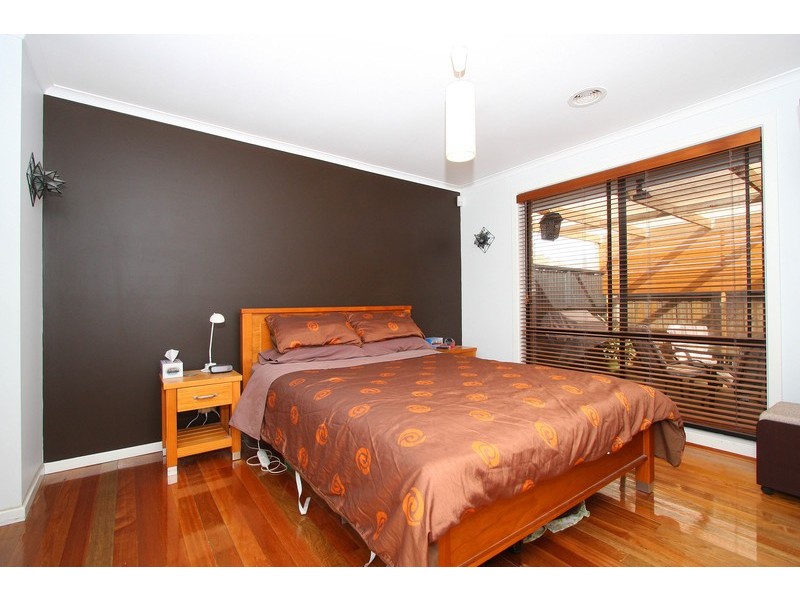 8 Kiev Walk, Delahey VIC 3037