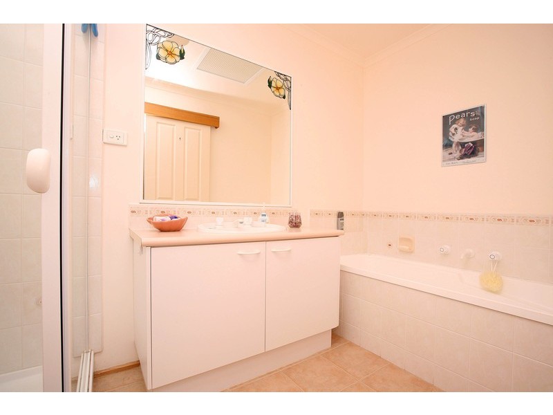 2 Chircop Place, Sydenham VIC 3037