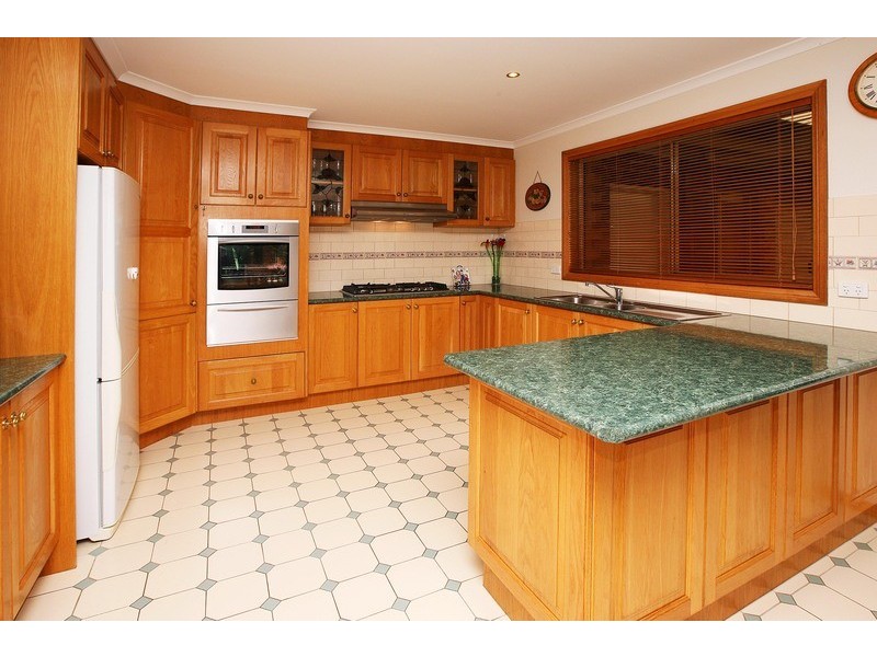 5 Palm Close, Hillside VIC 3037