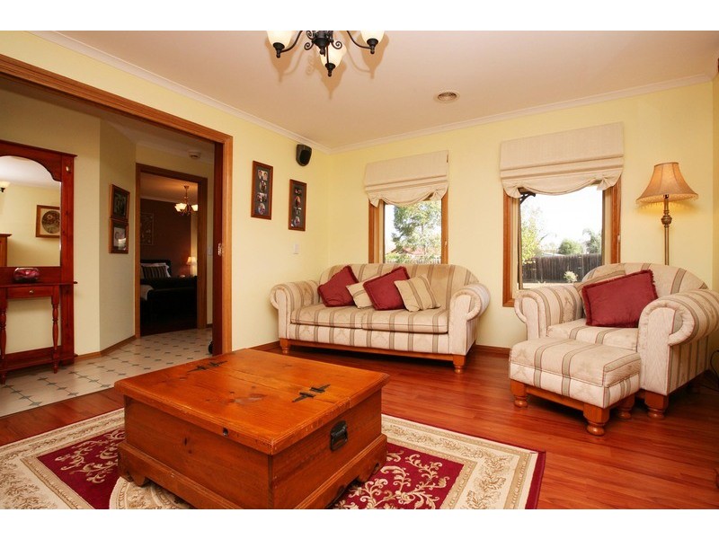 5 Palm Close, Hillside VIC 3037