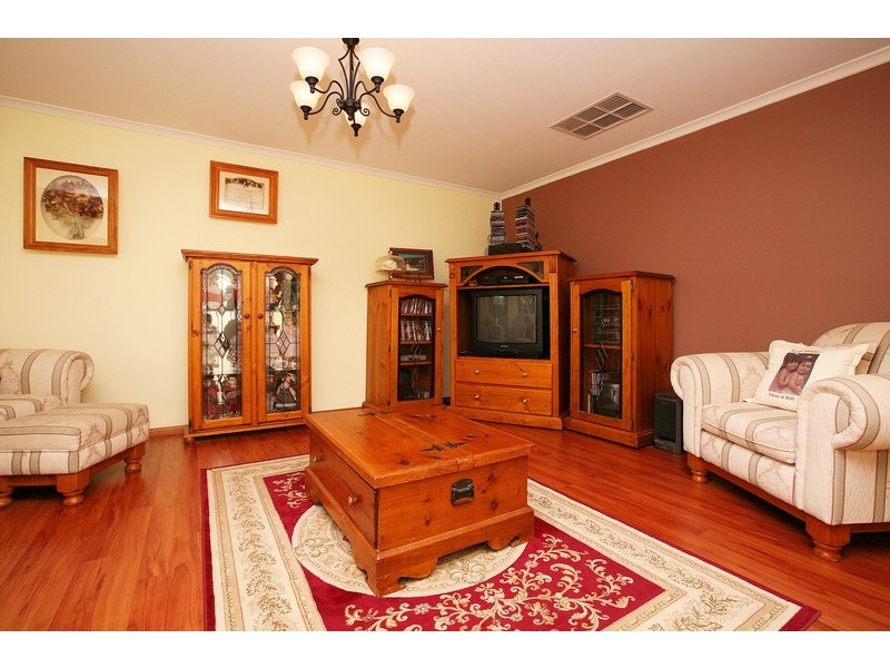 5 Palm Close, Hillside VIC 3037