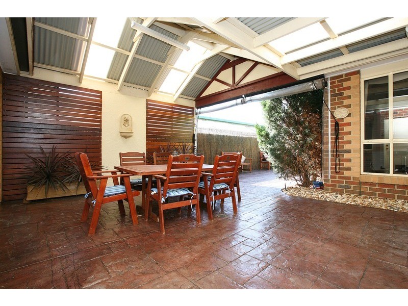 5 Palm Close, Hillside VIC 3037