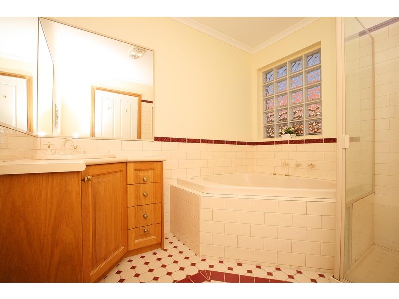 5 Palm Close, Hillside VIC 3037