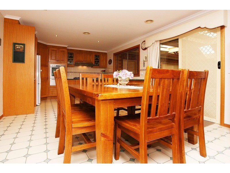 5 Palm Close, Hillside VIC 3037