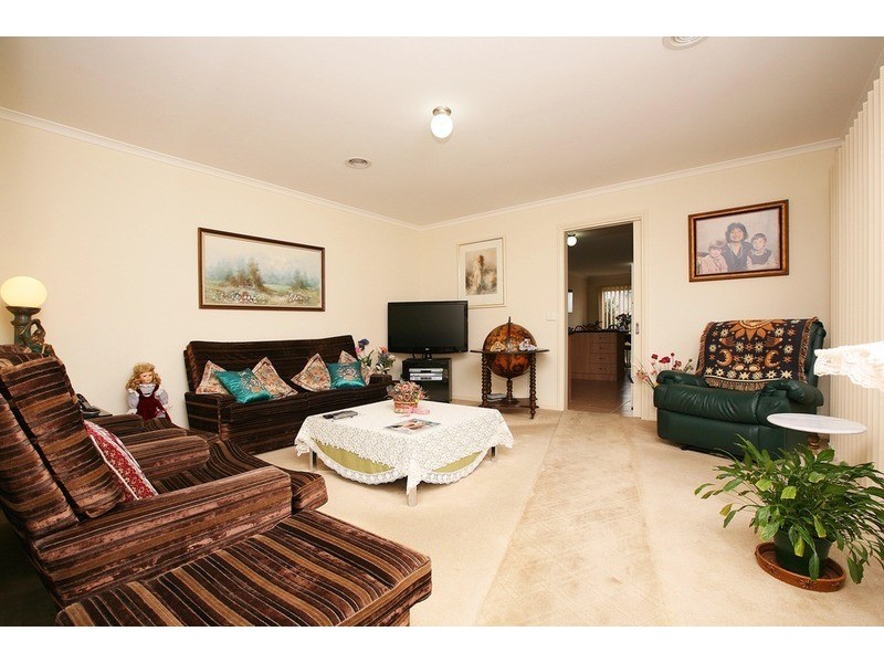 2/9 Marner Avenue, Hillside VIC 3037