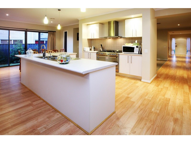 24 Domain Drive, Hillside VIC 3037