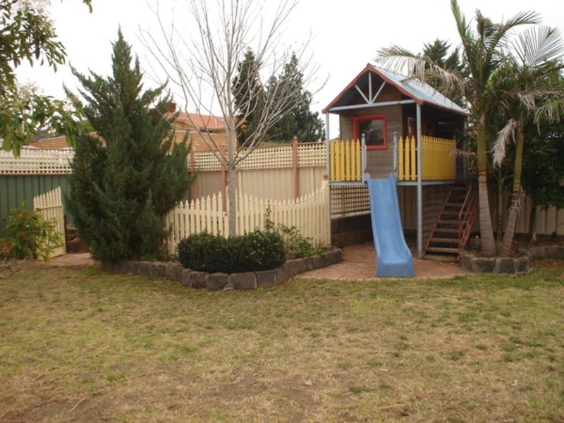 9 Beaumont Court, Sydenham VIC 3037