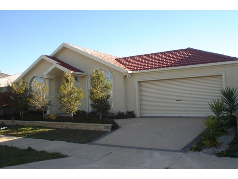 6 Beechwood Grove, Burnside VIC 3023