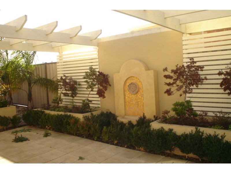 6 Beechwood Grove, Burnside VIC 3023