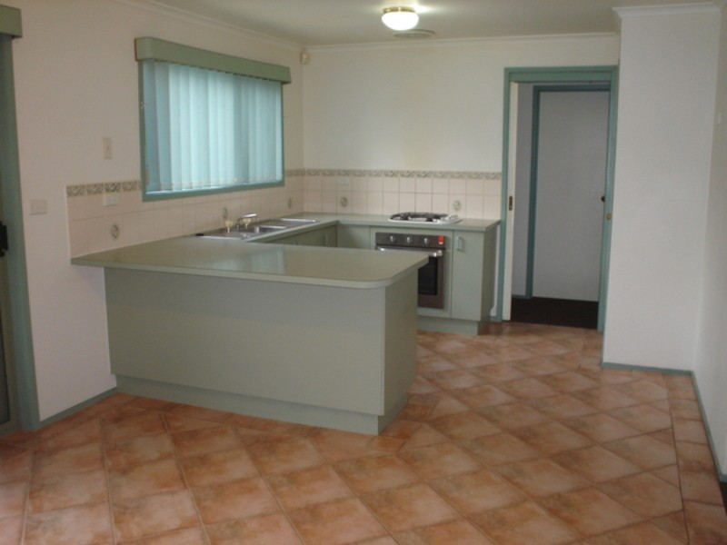 2 Cowley Street, Delahey VIC 3037