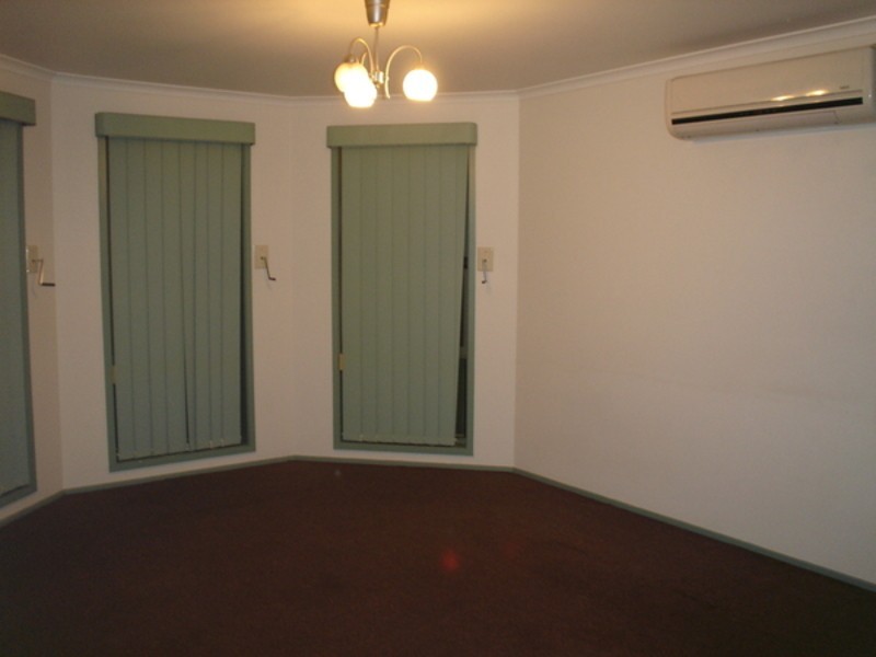 2 Cowley Street, Delahey VIC 3037