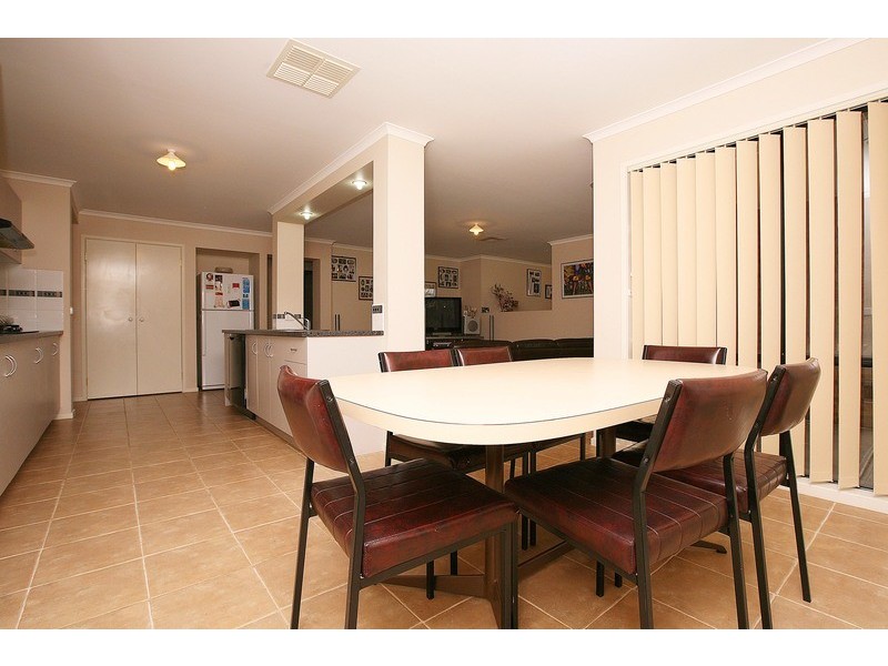 4 The Willows, Hillside VIC 3037