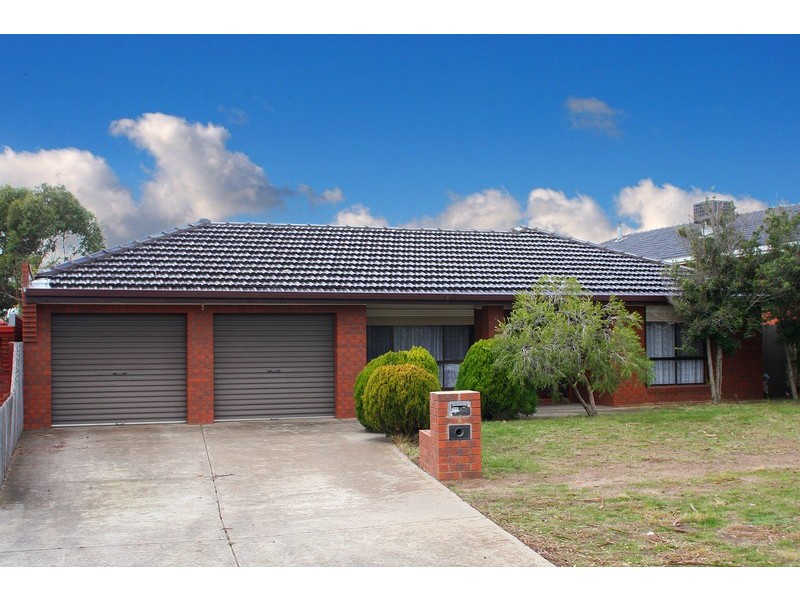 4 Minerva Crescent, Keilor Downs VIC 3038