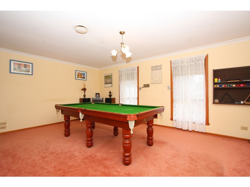 4 Minerva Crescent, Keilor Downs VIC 3038