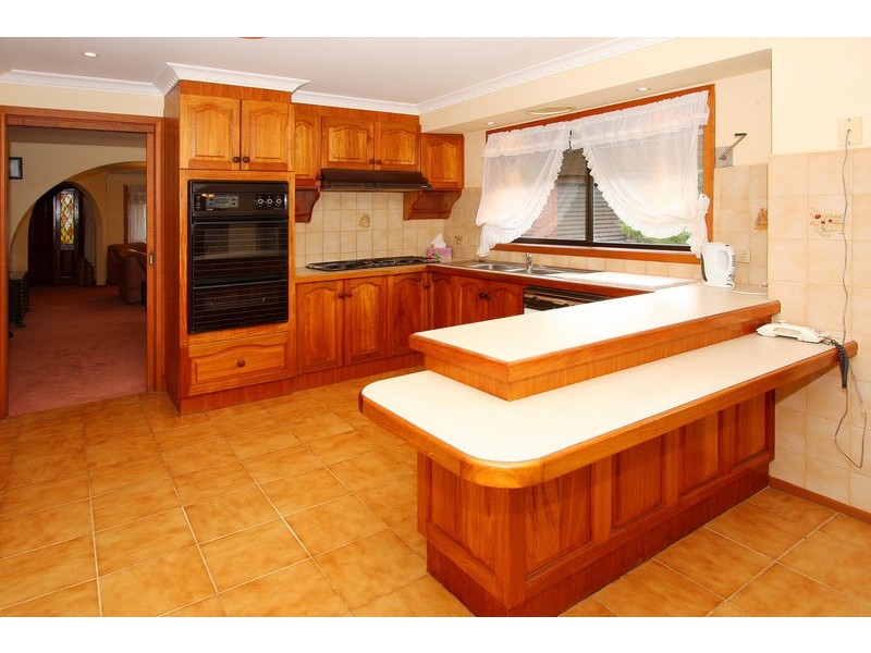 4 Minerva Crescent, Keilor Downs VIC 3038