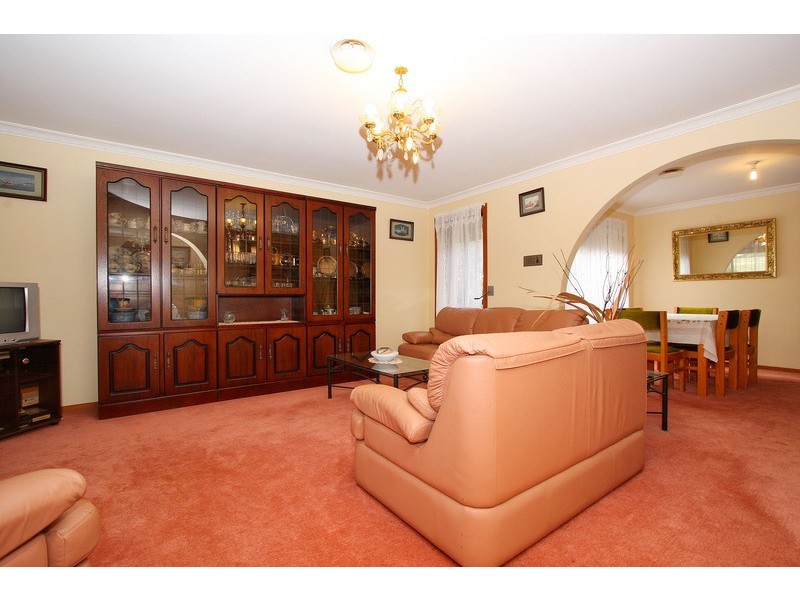 4 Minerva Crescent, Keilor Downs VIC 3038