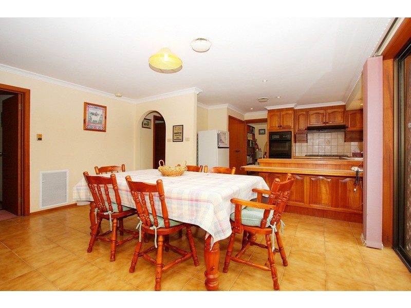 4 Minerva Crescent, Keilor Downs VIC 3038