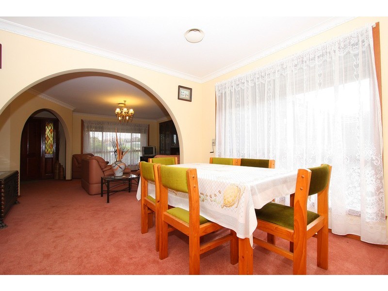 4 Minerva Crescent, Keilor Downs VIC 3038