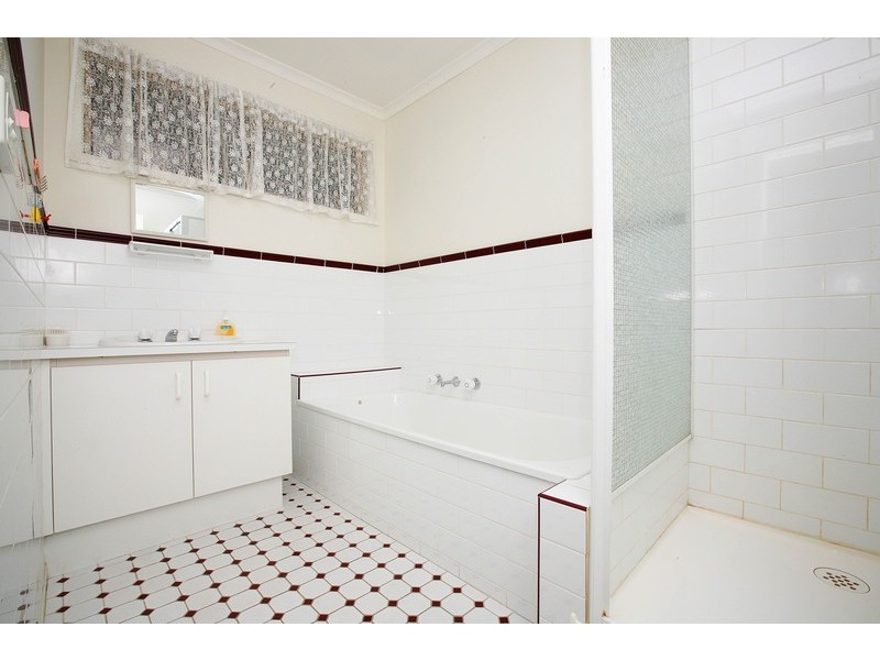 8 Terrye Court, Hillside VIC 3037