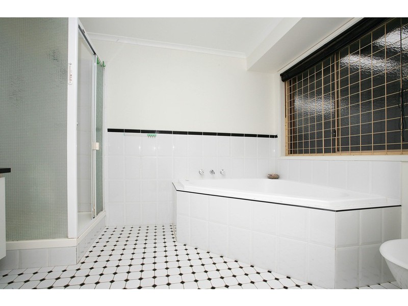 8 Terrye Court, Hillside VIC 3037