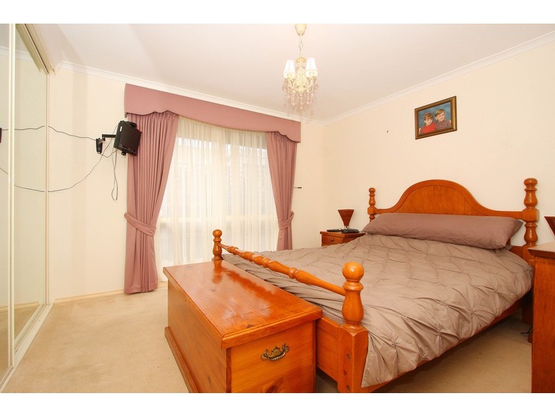 2/15 Hallmark Place, Keilor Downs VIC 3038