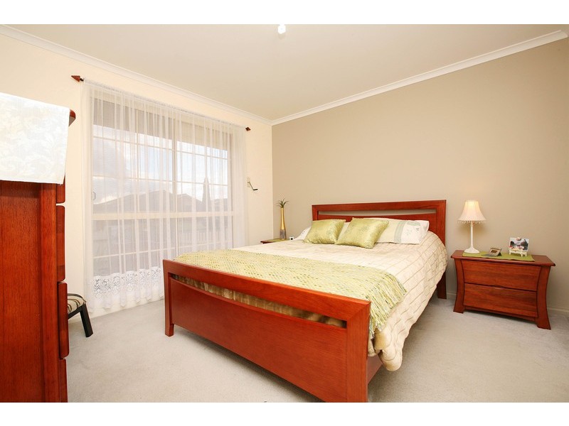 37 Frost Drive, Delahey VIC 3037