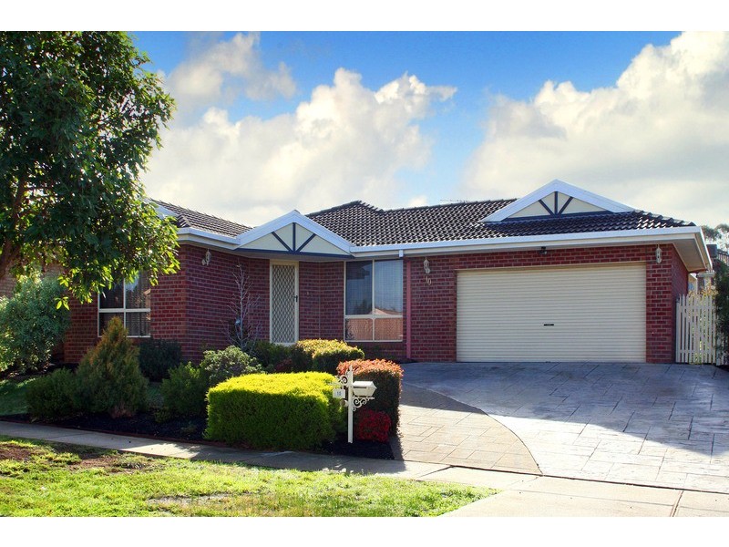 10 Glenbruar Drive, Hillside VIC 3037