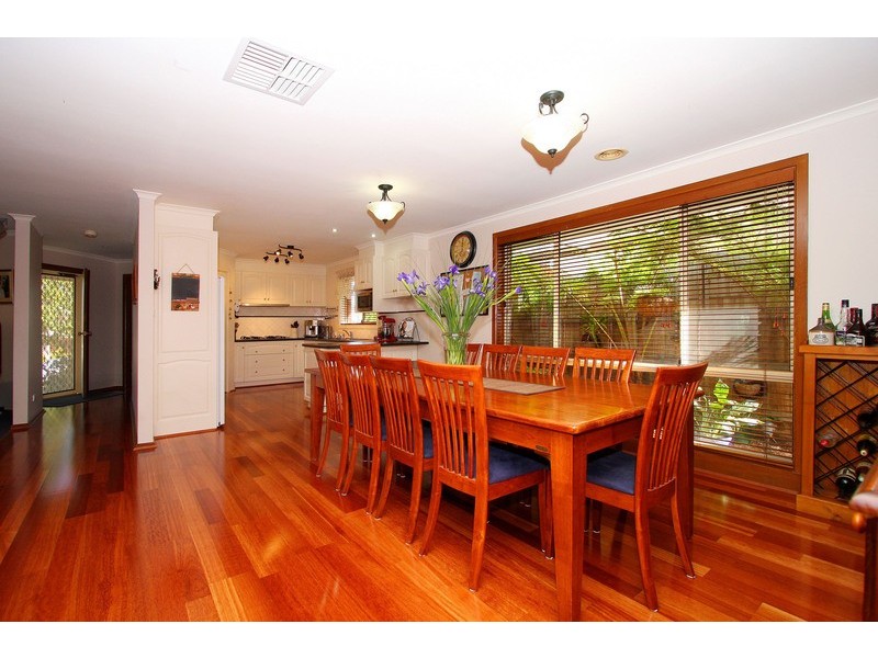 10 Glenbruar Drive, Hillside VIC 3037