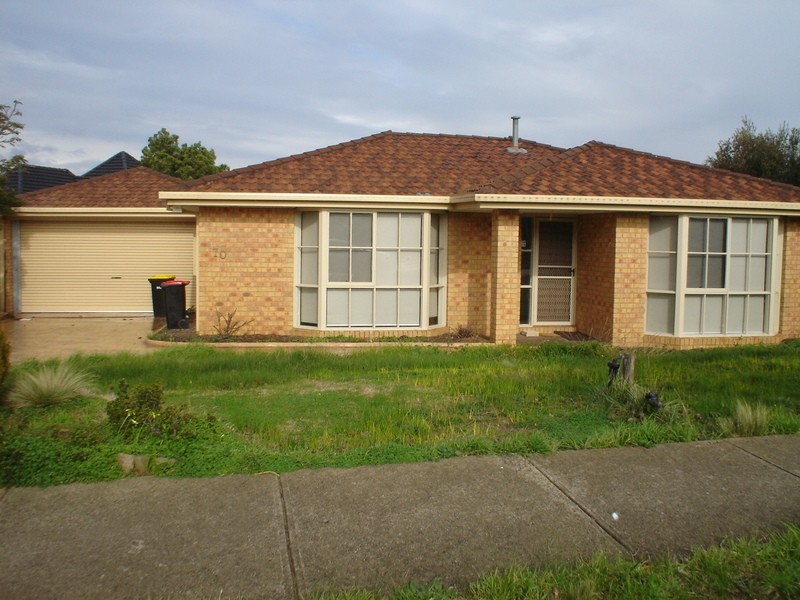 70 Saronvale Crescent, Hillside VIC 3037
