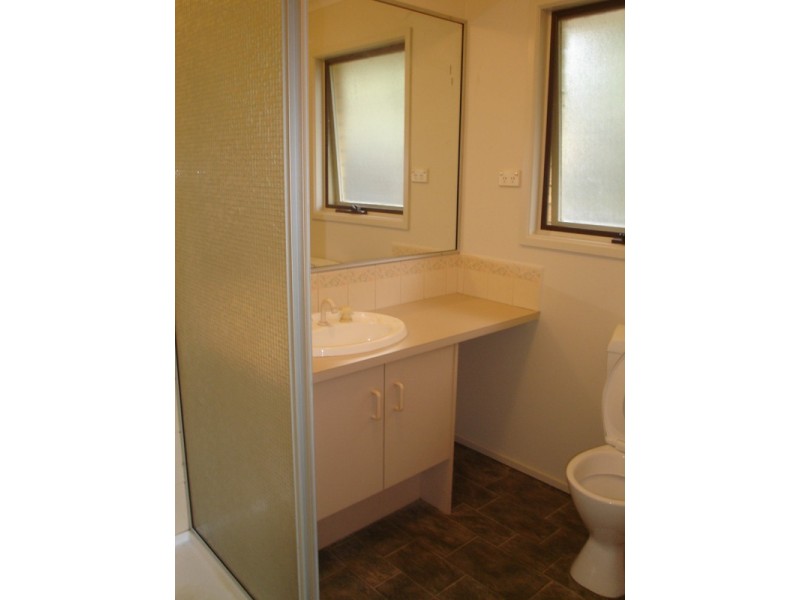 70 Saronvale Crescent, Hillside VIC 3037