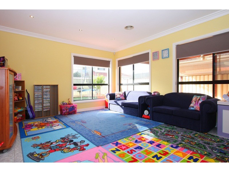 14 Sullivan Road, Cairnlea VIC 3023